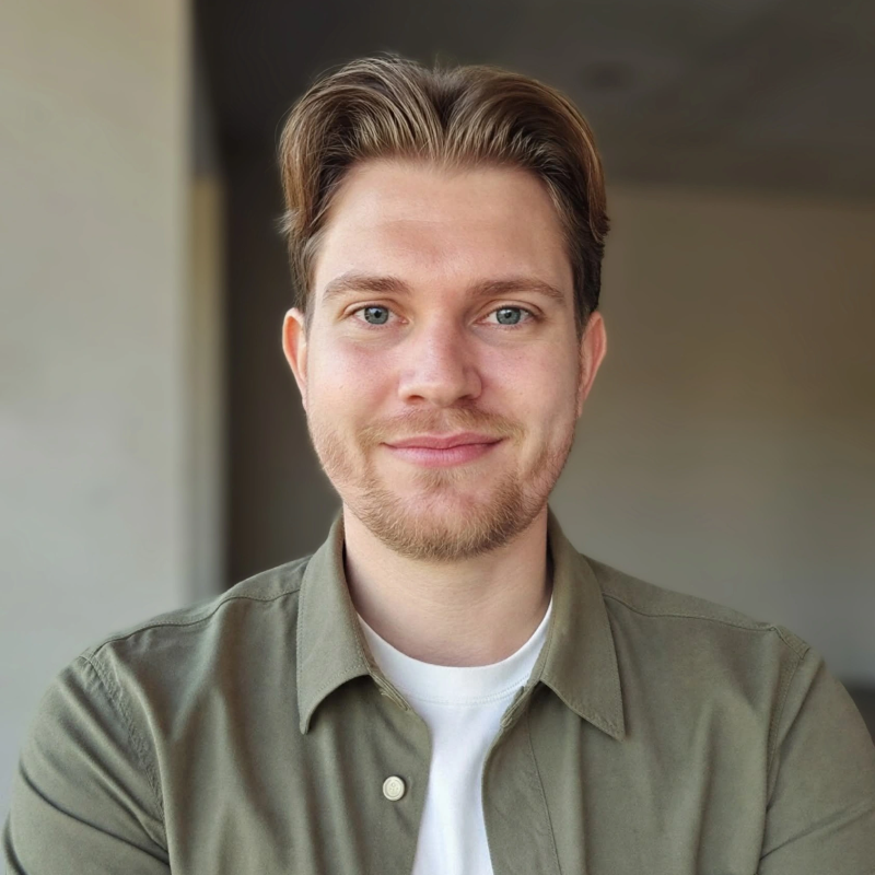 Kristoffer Kjærgaard Pedersen, ejer af Svarsjak.dk
